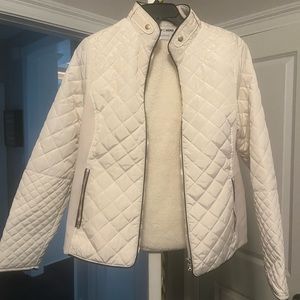 New never worn white fluffy coat Large